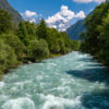 Acheter des arbres. Parc national des Ecrins : La rivière Severaisse en été avec le pic Jocelme au loin. Vallée de Valgaudemar dans les Hautes-Alpes (Alpes Français).